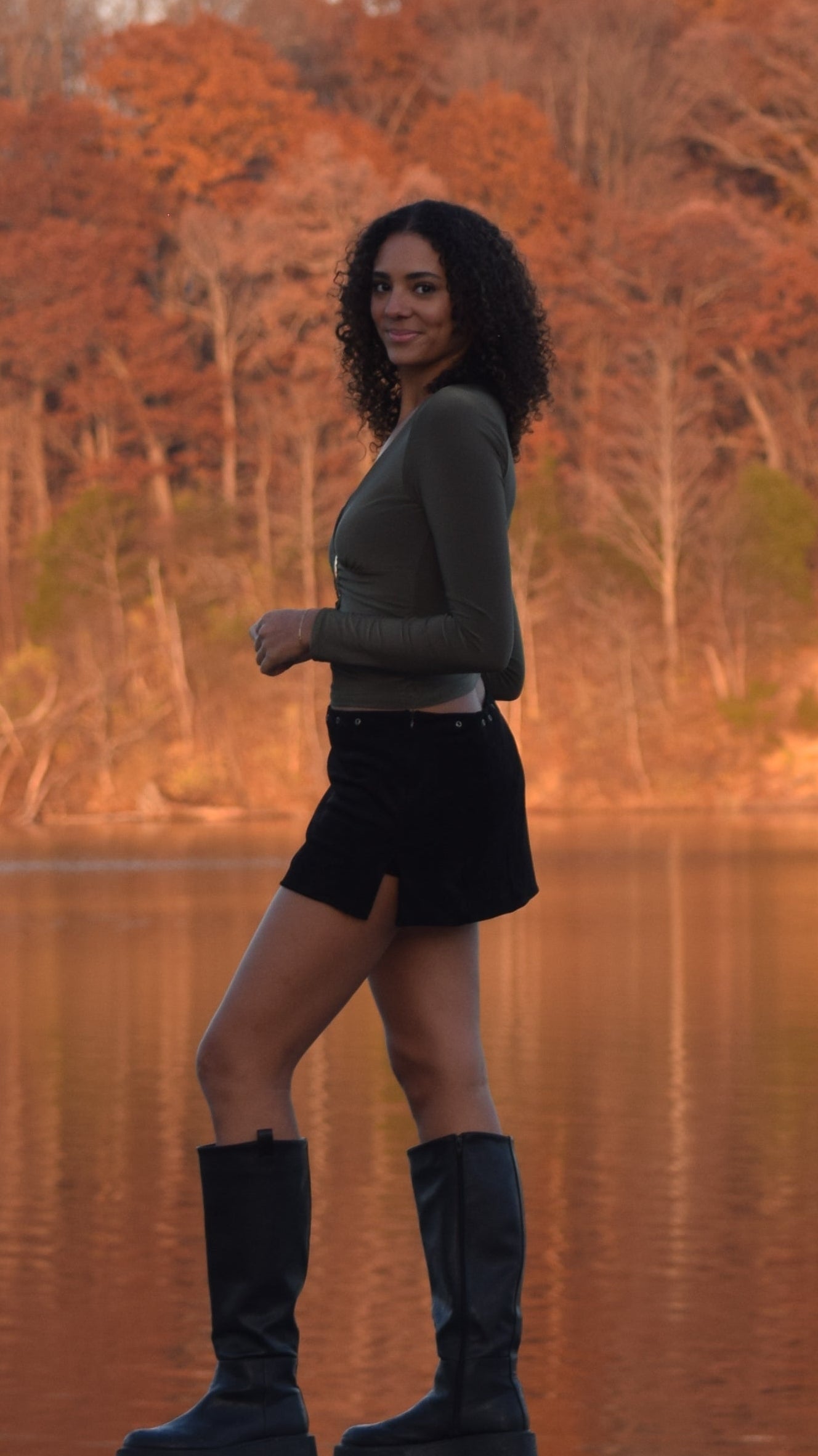 LONG SLEEVE SLINKY METAL U TOP OLIVE